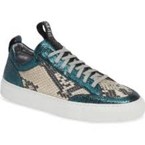 p448 Sneakers